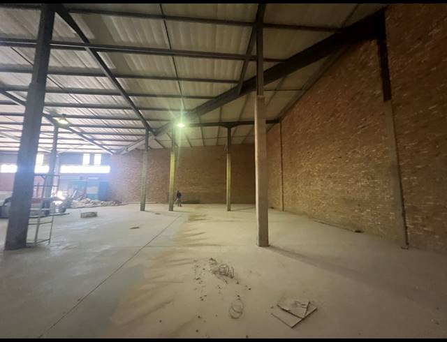 1,940M² WAREHOUSE TO LET IN KYA SANDS